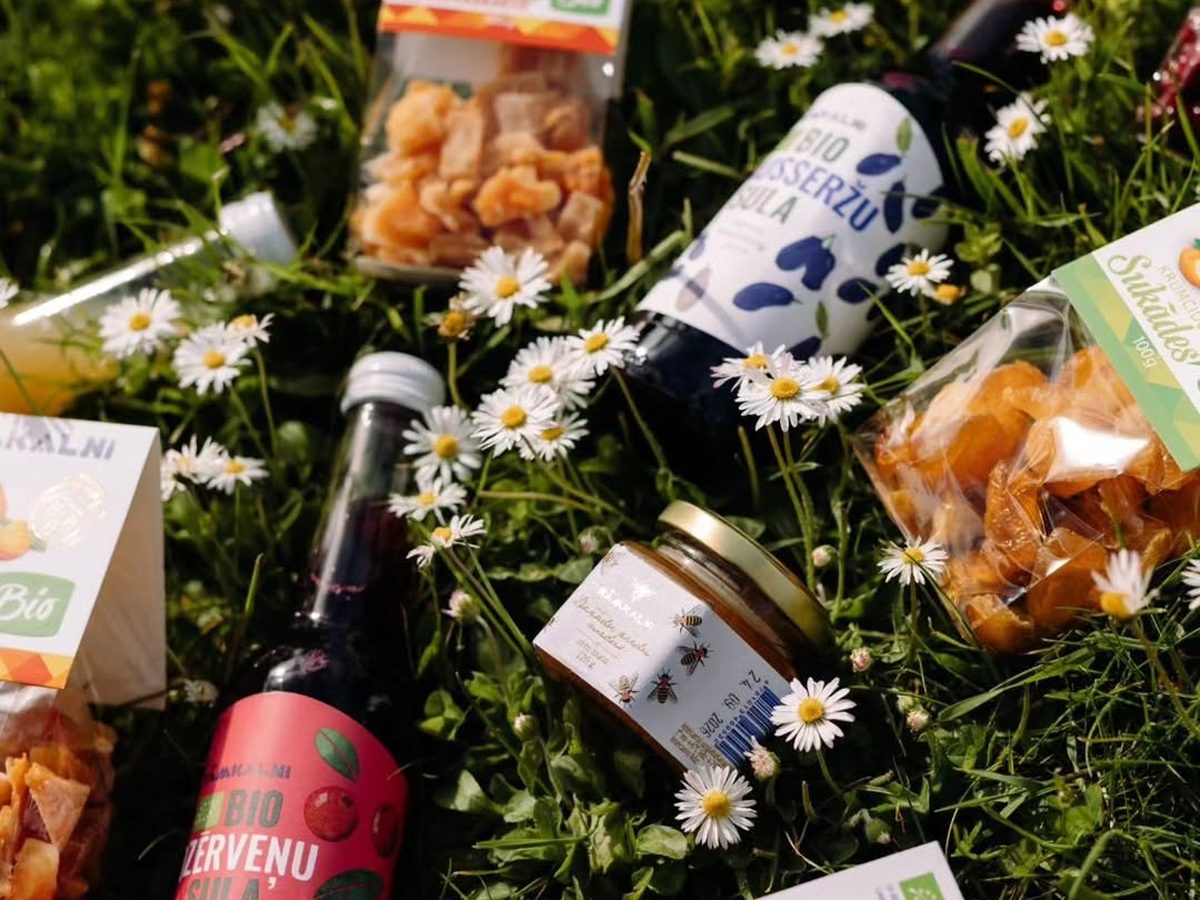 Rāmkalni natural foods on the grass with daisies